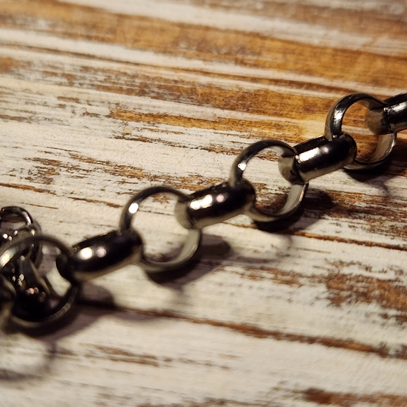 Simple yet Busy and Sexy Layered Chain Necklace . 36 inches - Picture 6 of 12